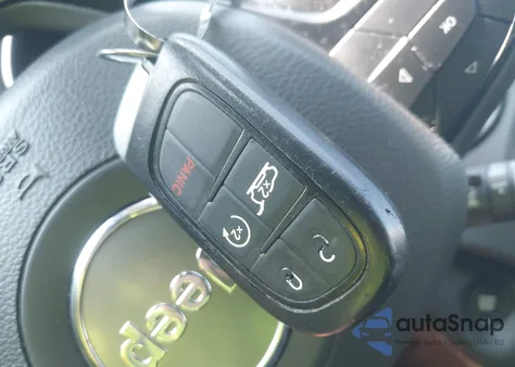 2019 Jeep Cherokee Altitude Fwd from USA, damaged, VIN 1C4PJLLB0KD411789